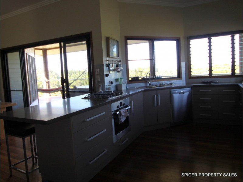 39 Dunkalli Crescent, Mission Beach QLD 4852