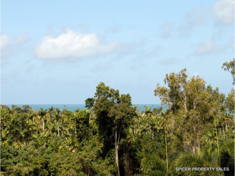 39 Dunkalli Crescent, Mission Beach QLD 4852