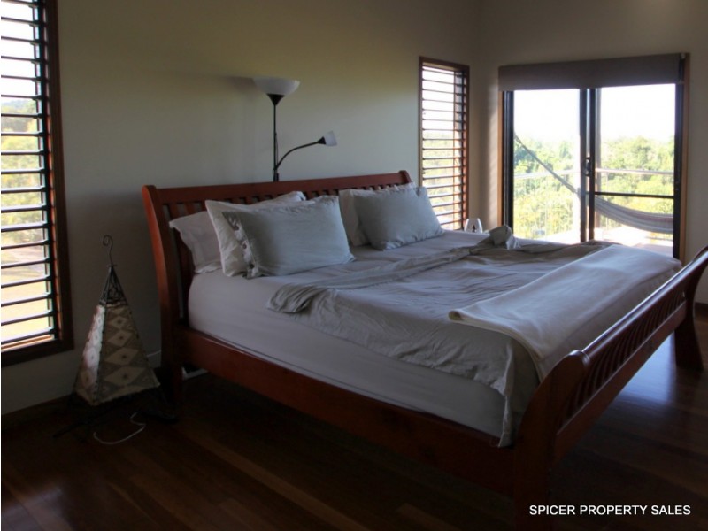 39 Dunkalli Crescent, Mission Beach QLD 4852
