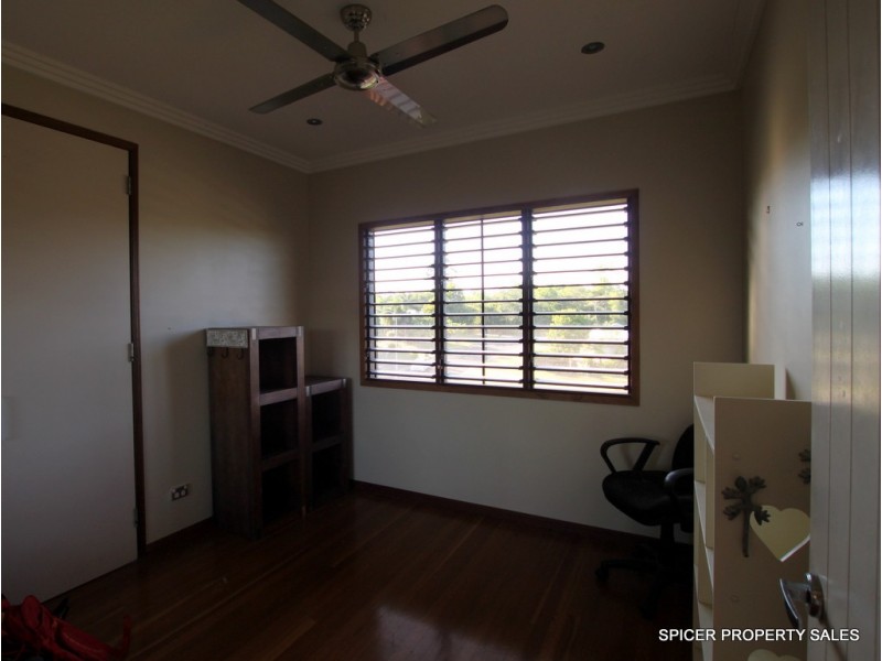 39 Dunkalli Crescent, Mission Beach QLD 4852