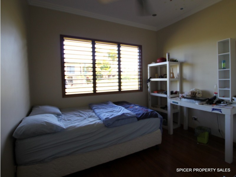 39 Dunkalli Crescent, Mission Beach QLD 4852