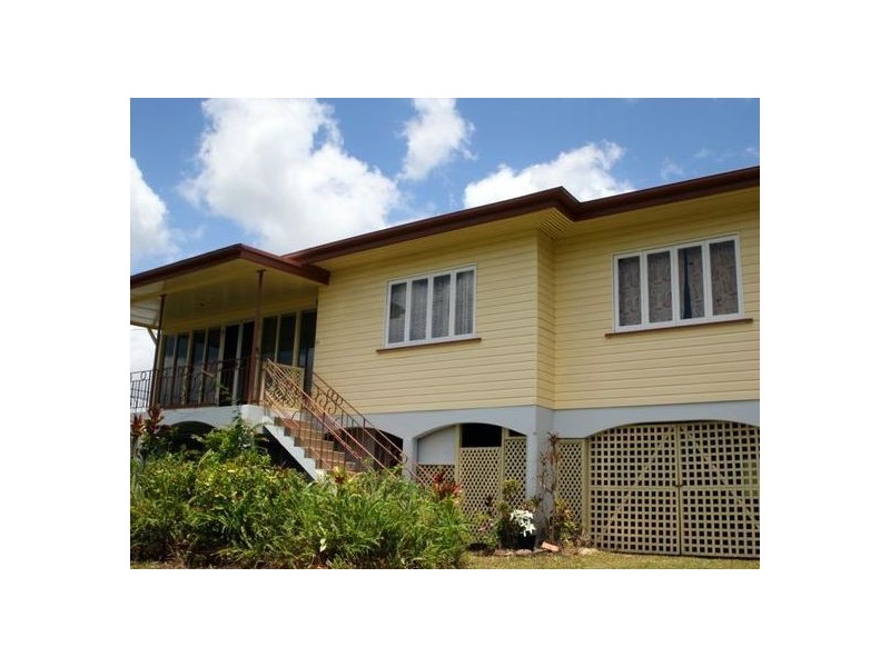 25 HYATT STREET, Tully QLD 4854