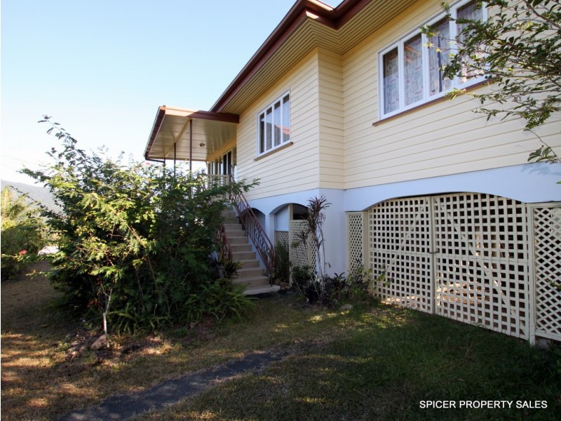 25 HYATT STREET, Tully QLD 4854