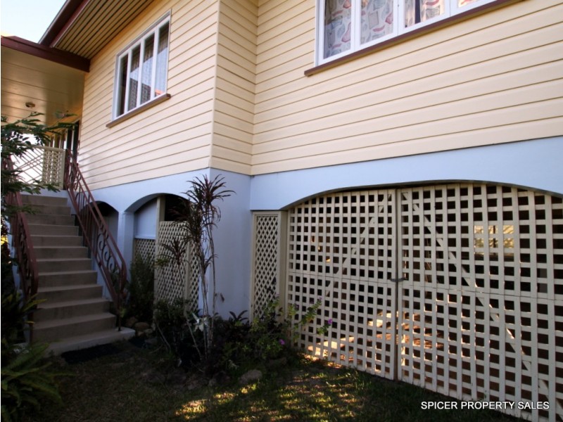 25 HYATT STREET, Tully QLD 4854