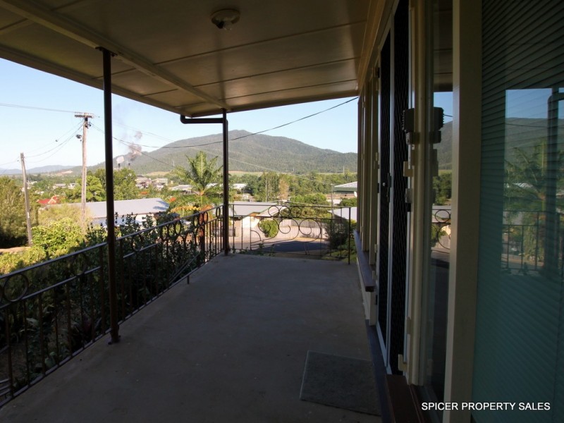 25 HYATT STREET, Tully QLD 4854