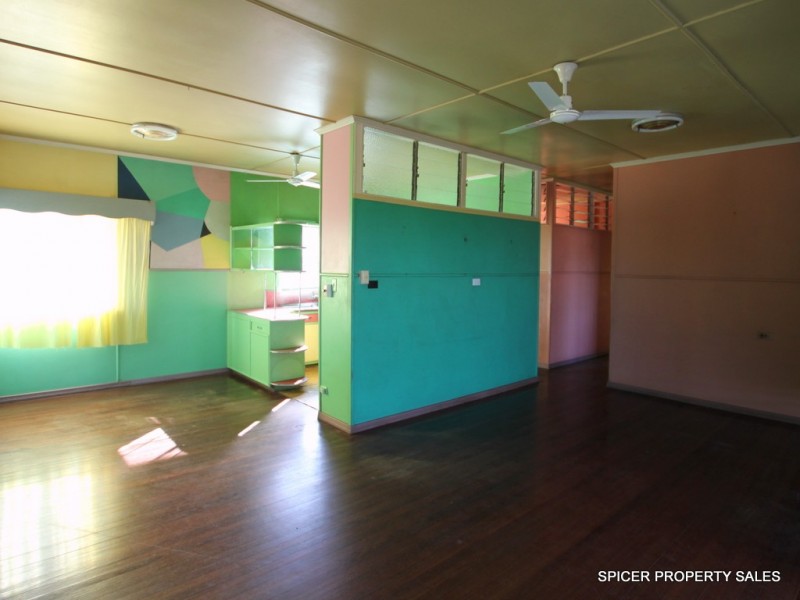 25 HYATT STREET, Tully QLD 4854