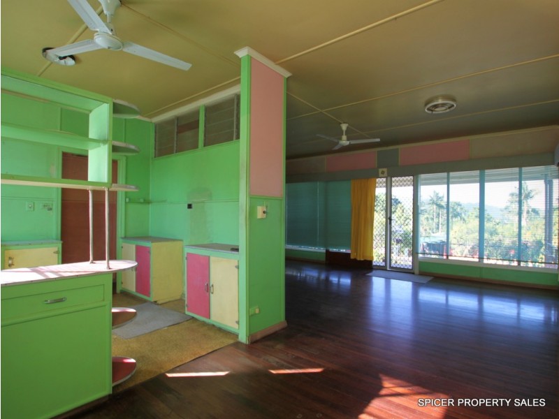 25 HYATT STREET, Tully QLD 4854