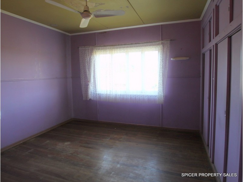 25 HYATT STREET, Tully QLD 4854