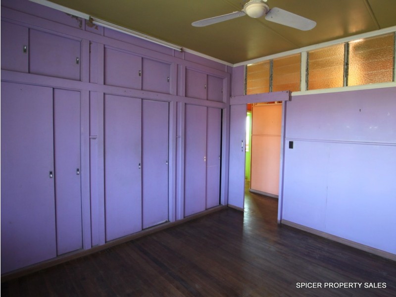 25 HYATT STREET, Tully QLD 4854