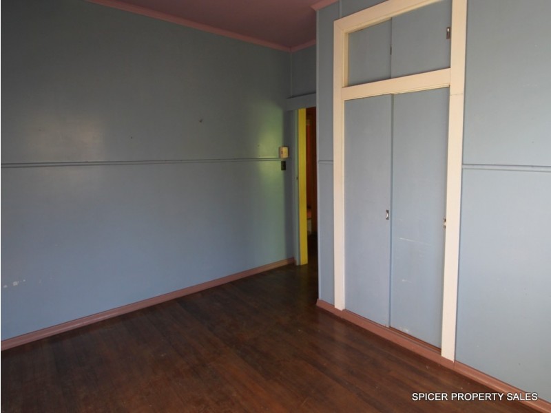 25 HYATT STREET, Tully QLD 4854