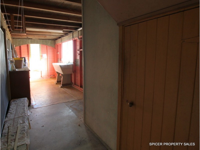 25 HYATT STREET, Tully QLD 4854