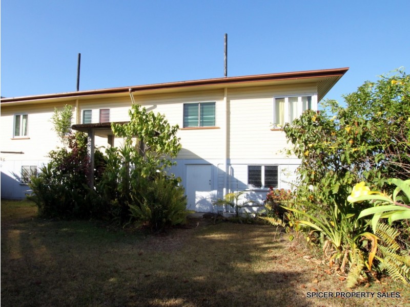 25 HYATT STREET, Tully QLD 4854