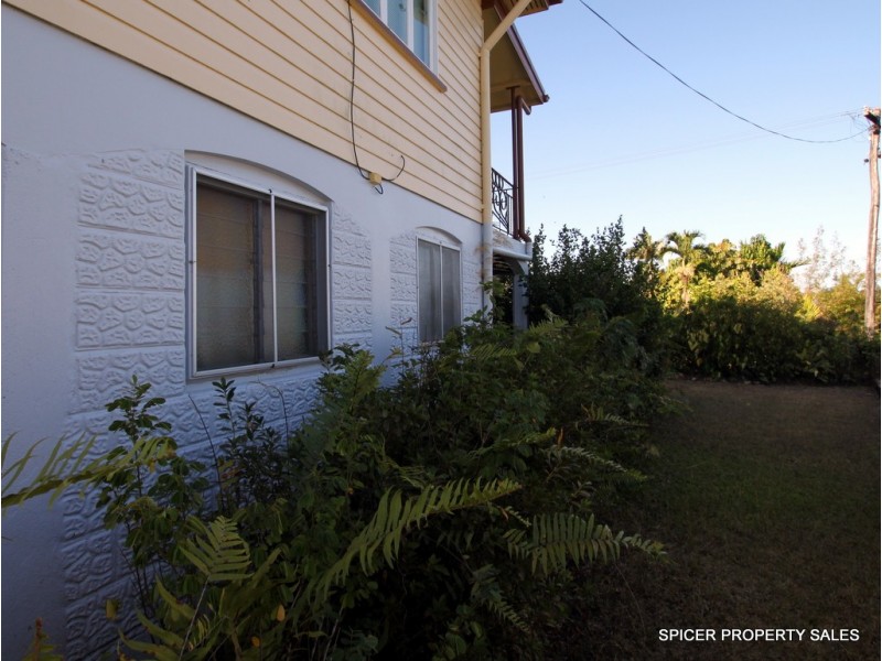 25 HYATT STREET, Tully QLD 4854