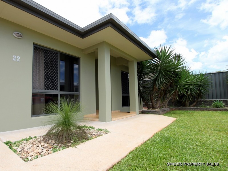 32 Bernard Street, Malanda QLD 4885