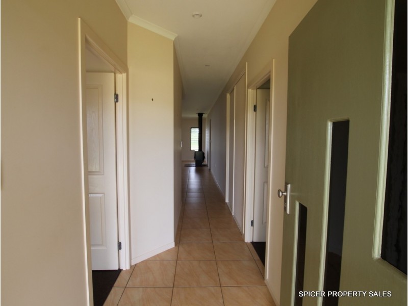 32 Bernard Street, Malanda QLD 4885