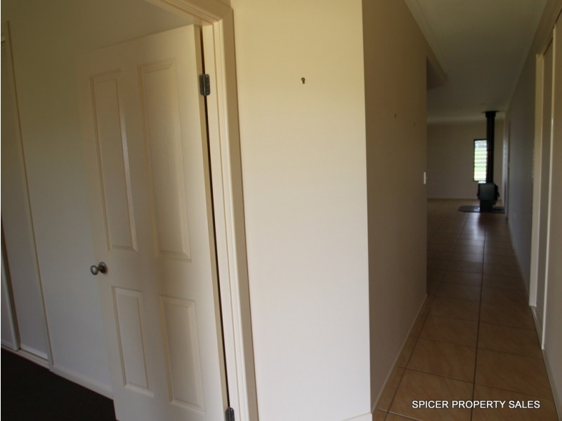 32 Bernard Street, Malanda QLD 4885