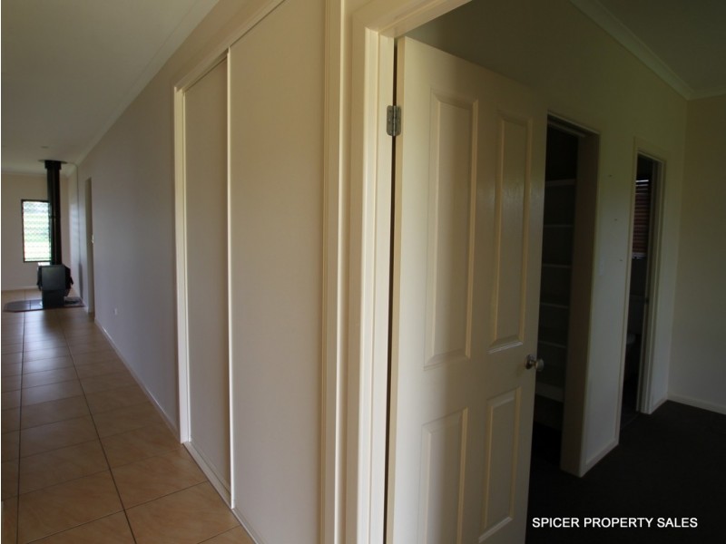 32 Bernard Street, Malanda QLD 4885