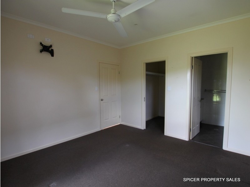 32 Bernard Street, Malanda QLD 4885