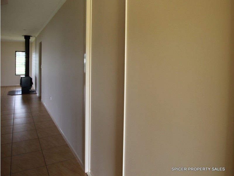 32 Bernard Street, Malanda QLD 4885
