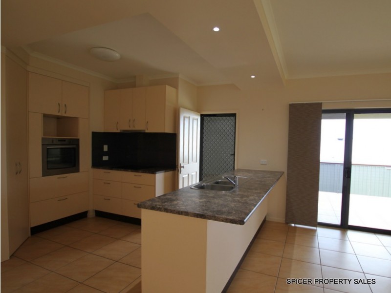 32 Bernard Street, Malanda QLD 4885