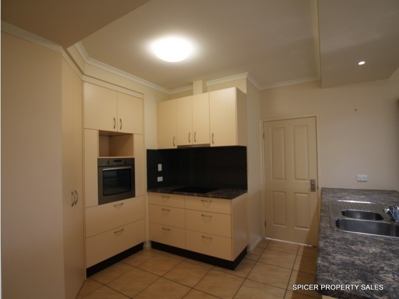32 Bernard Street, Malanda QLD 4885