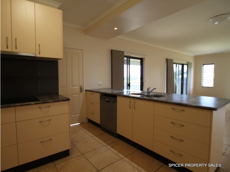 32 Bernard Street, Malanda QLD 4885