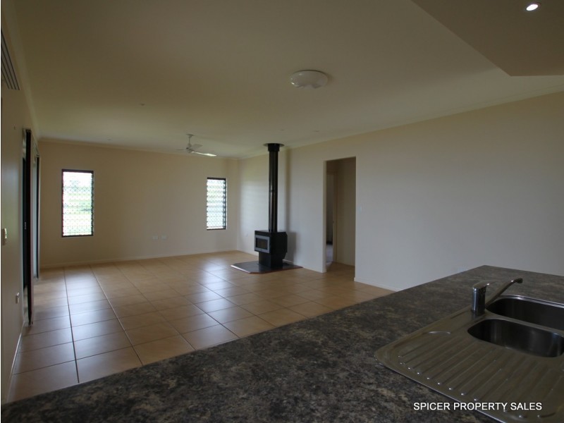 32 Bernard Street, Malanda QLD 4885