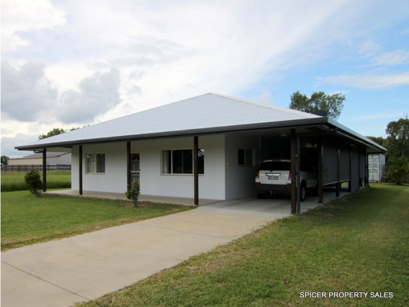 9 Amanda Crescent, Tully Heads QLD 4854