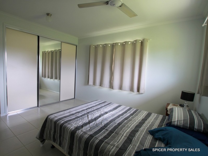 9 Amanda Crescent, Tully Heads QLD 4854