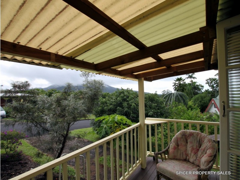 19 Hyatt Street, Tully QLD 4854