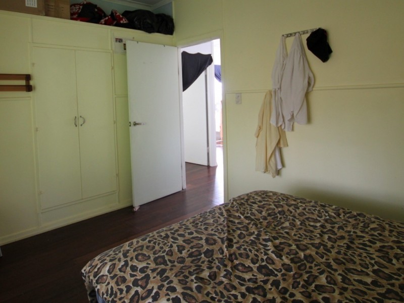 19 Hyatt Street, Tully QLD 4854