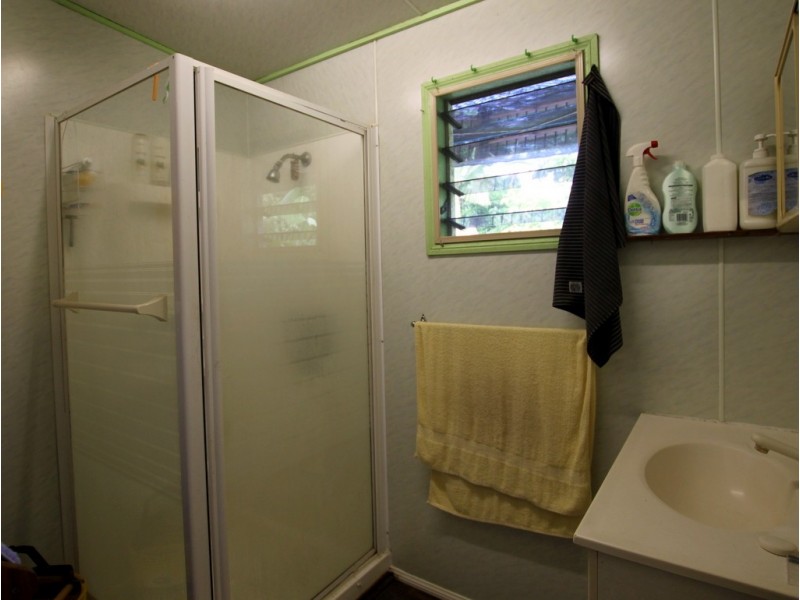 19 Hyatt Street, Tully QLD 4854