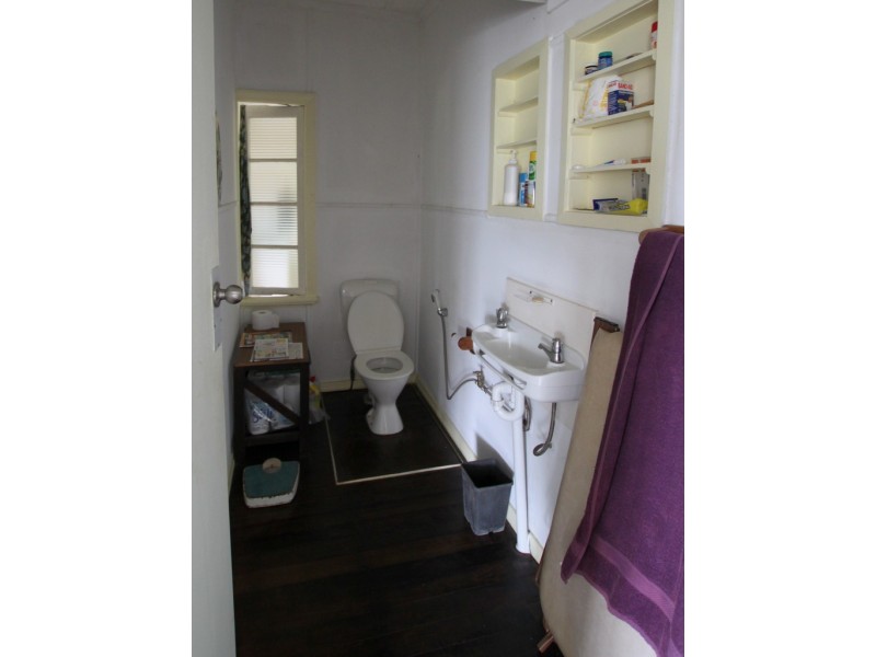 19 Hyatt Street, Tully QLD 4854