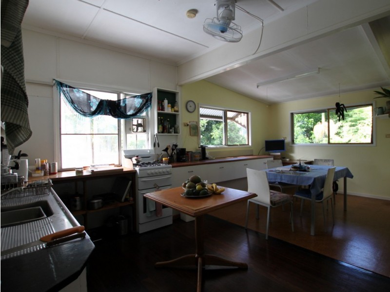 19 Hyatt Street, Tully QLD 4854