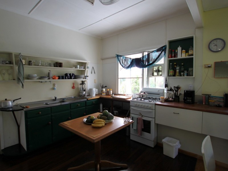 19 Hyatt Street, Tully QLD 4854