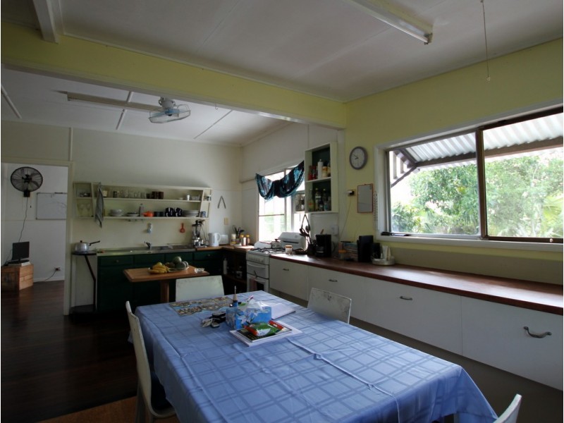 19 Hyatt Street, Tully QLD 4854