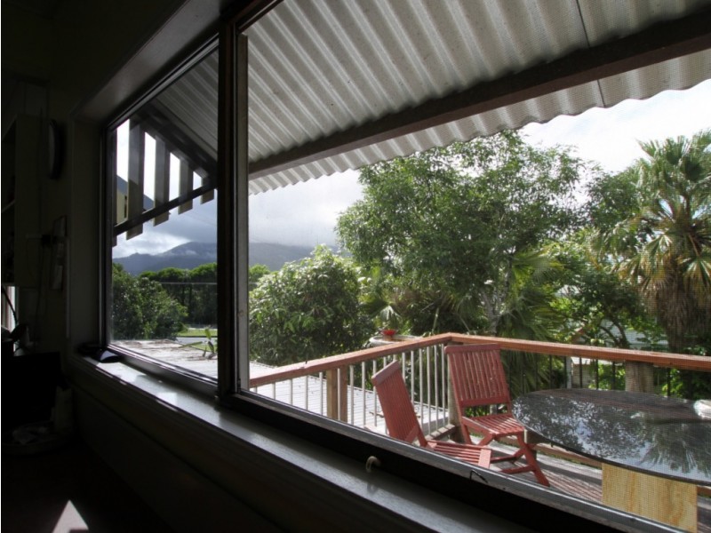 19 Hyatt Street, Tully QLD 4854