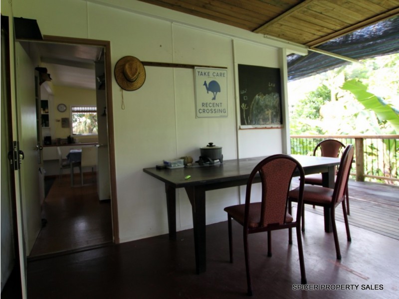 19 Hyatt Street, Tully QLD 4854