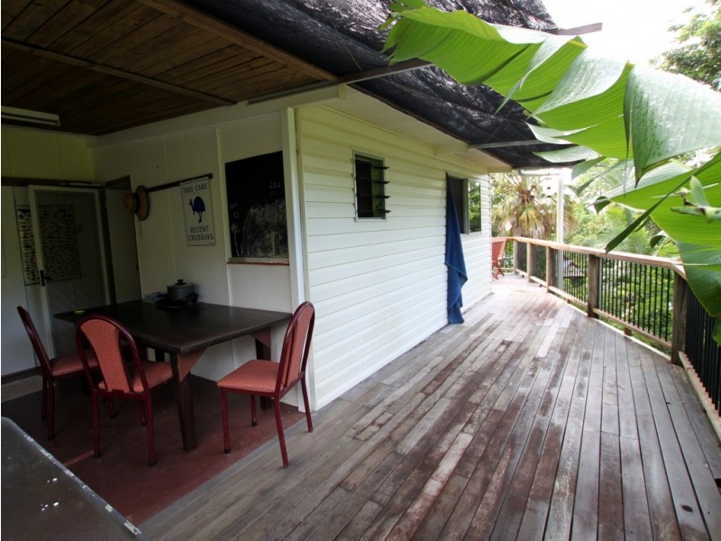 19 Hyatt Street, Tully QLD 4854