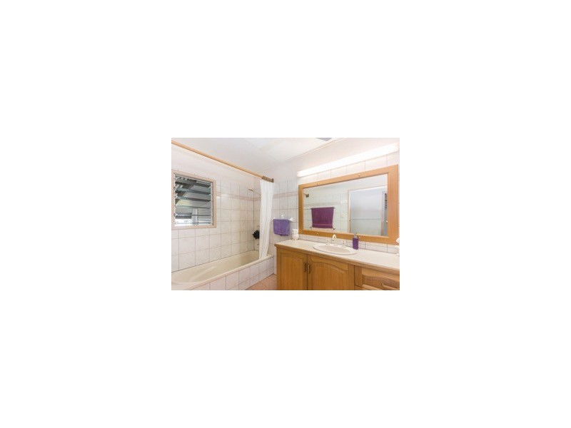 2 Bamber Street, Tully QLD 4854