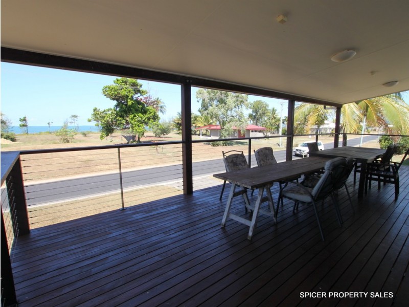 61 Taylor Street, Tully Heads QLD 4854