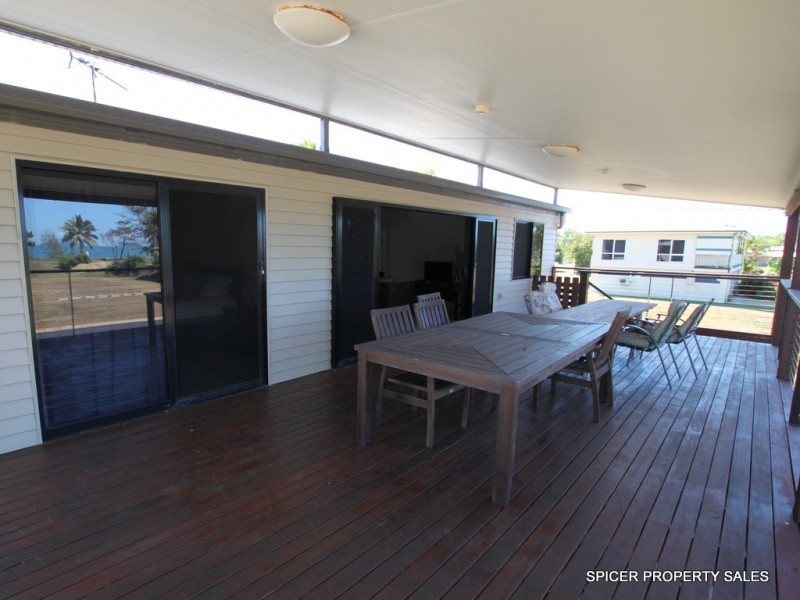 61 Taylor Street, Tully Heads QLD 4854