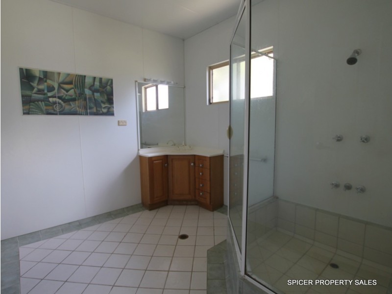 4 Dore Street, Tully QLD 4854