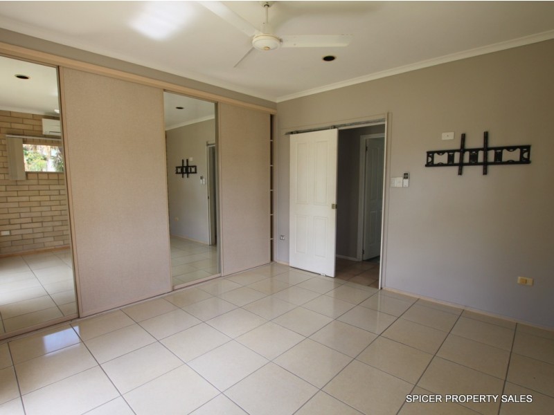 4 Dore Street, Tully QLD 4854