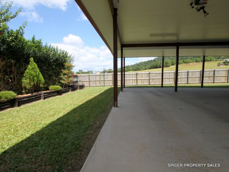 4 Dore Street, Tully QLD 4854