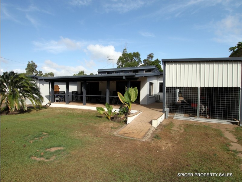 109 Taylor Street, Tully Heads QLD 4854