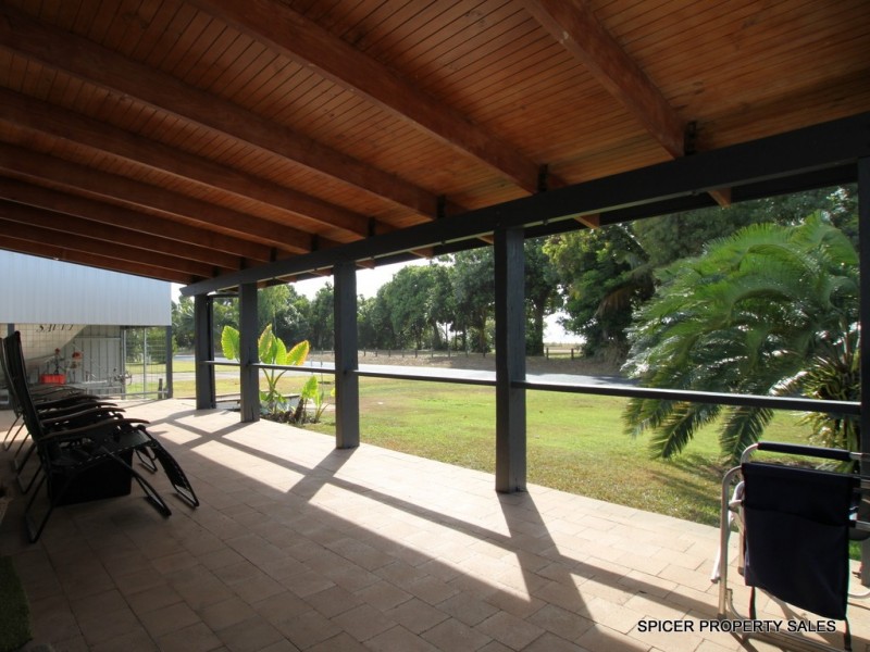 109 Taylor Street, Tully Heads QLD 4854