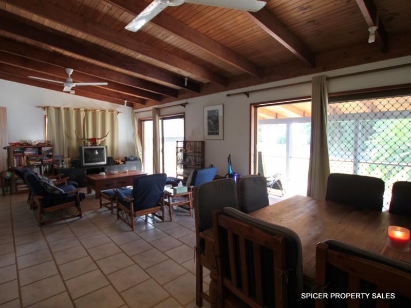 109 Taylor Street, Tully Heads QLD 4854