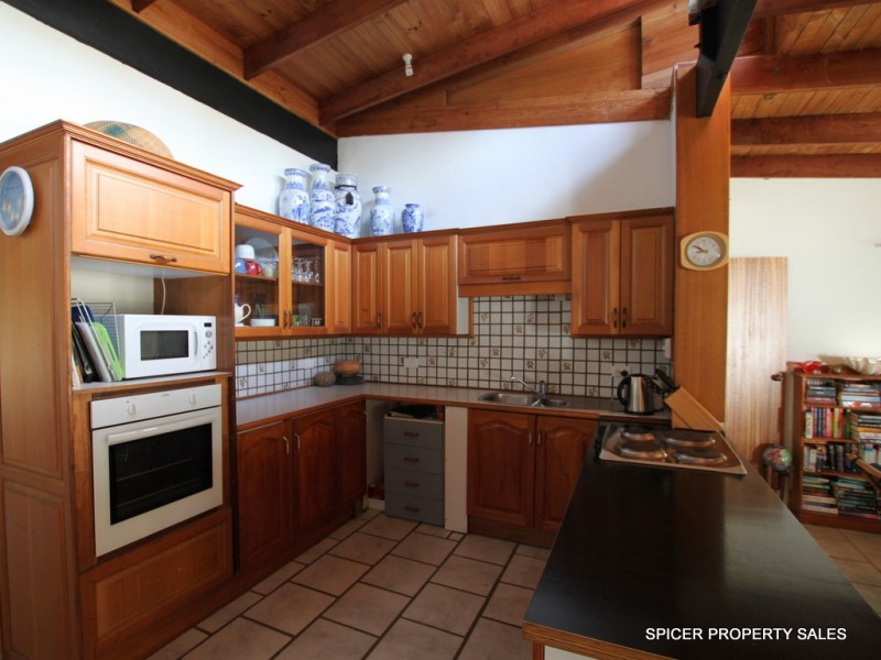 109 Taylor Street, Tully Heads QLD 4854