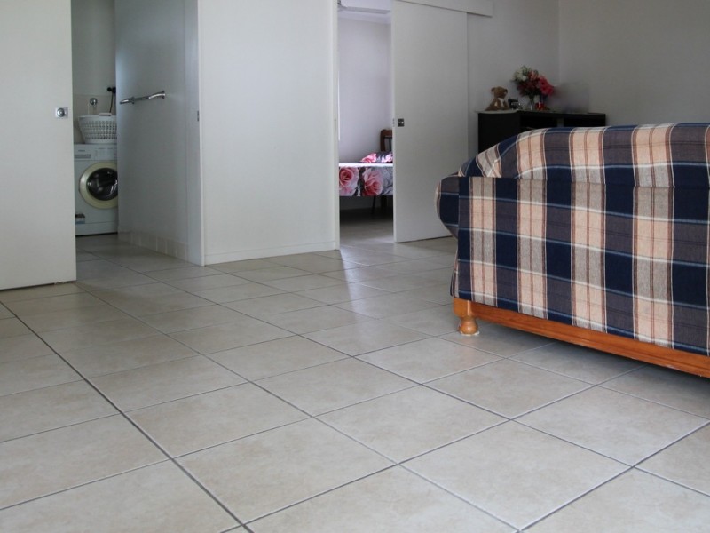18 BRYANT STREET, Tully QLD 4854